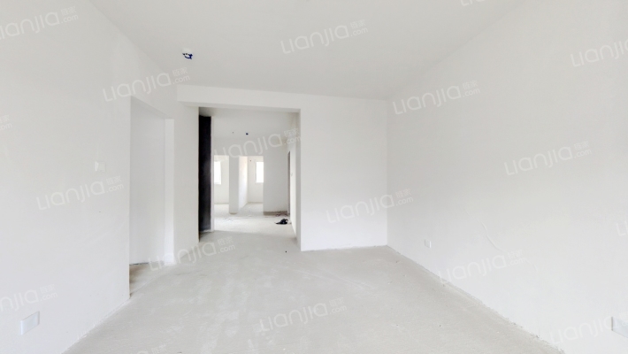 南北通透三居室,无遮挡。全天采光 ，双语-客厅