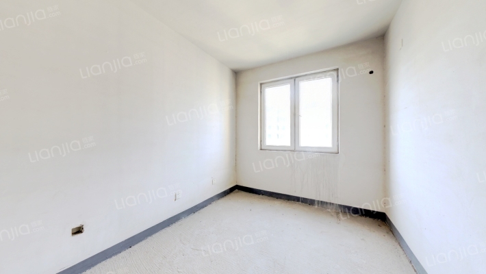 满二，三居室，集中供暖，采光好，优质房源！-卧室C