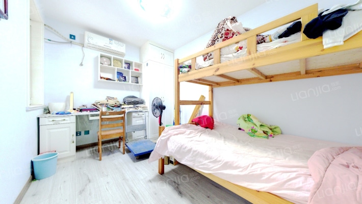 业主诚意出售·，精装修，房本满二，上越两层，四居室-卧室B