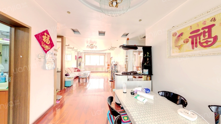 新星小区 冠云路 集中供暖 中间楼层-客厅