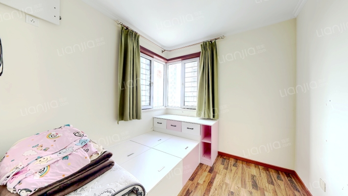 冠云路，宏远景园全明格局两居，47万-卧室B