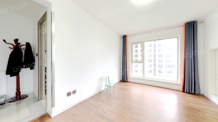 房子格局好 绿化美 保安负责 物业也不错-客厅