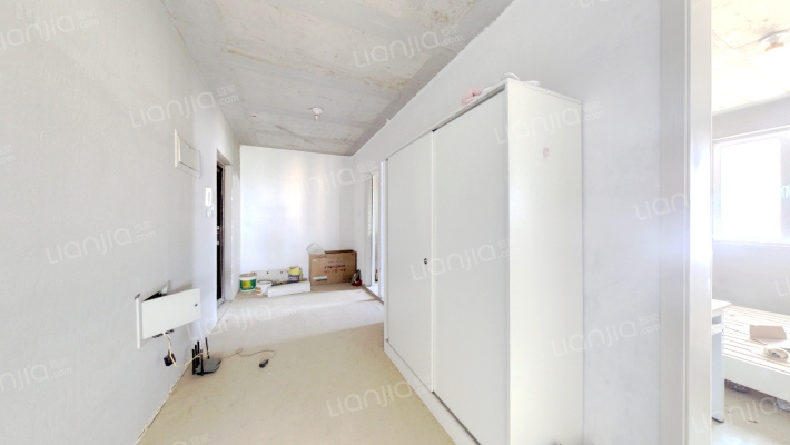 新小区，德信公园旁边，交通房便。-餐厅