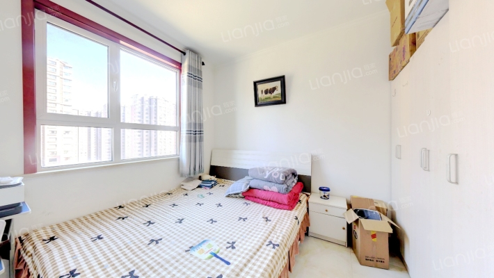 业主急售，南北通透大三居，采光充足，位置好-卧室A