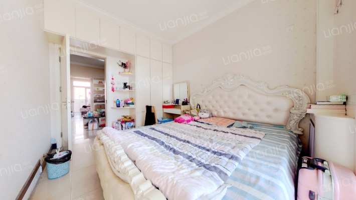 唐人花园东西通透两居。房本满五年.-卧室B