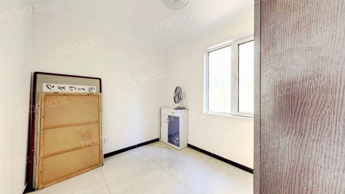 小区环境优美，人车分流，南北通透三居室带装修-卧室A