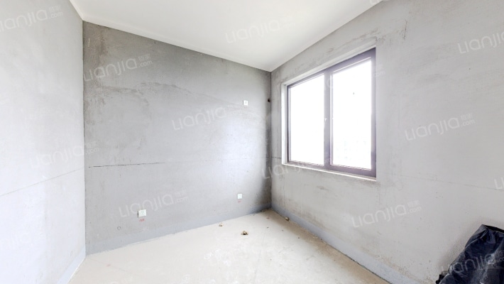 房子南北通透三居，价格便宜，崔本中-卧室A