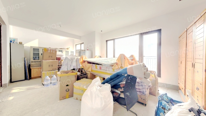 此房 南北通透 全天采光，一梯一户电梯洋房-客厅