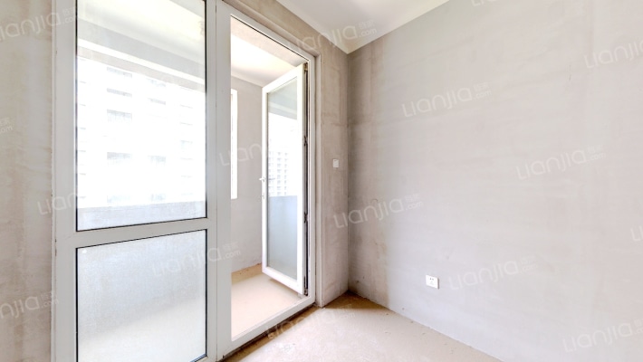 华融现代城全朝阳三居，采光好，视野好-卧室A