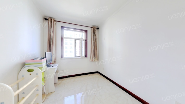 出售天地新城南北通透大三居 精装好楼层采光无遮挡-卧室A