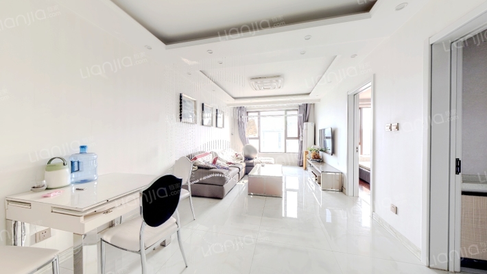 房本满二 ，南向两居，中高楼层，出行便利，全天采光-客厅