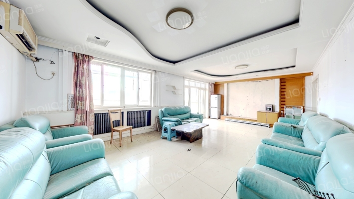 康隆小区 4室2厅 南 北-客厅