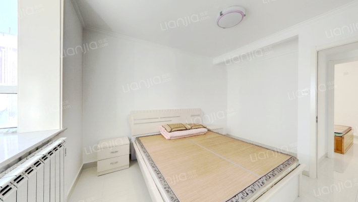 格局朝向合理拎包入住的三居室出售-卧室A