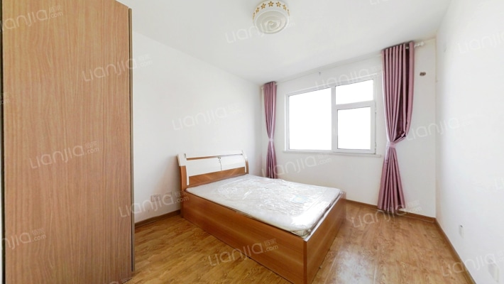 房子属于 南北通透三居中间楼层家具家电齐全拎包入住-卧室B