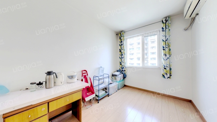 范阳路精装南北通透三居，干净。本满五不唯一-卧室A