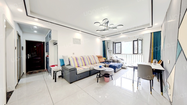 带装修南北三居 环境好 交通方便 公交车直达北京-客厅