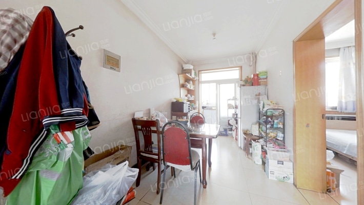 双语*房，低单价，中等装修，房本满五，配贷款-餐厅