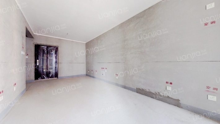 房子属于朝南两居毛坯房中间楼层-客厅