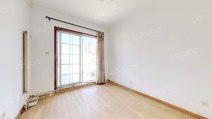 市区精装修的独栋别墅   带大院子-卧室B