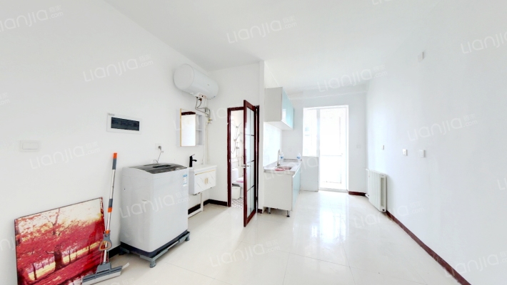 出售老农行小区  南北通透两居 交通方便-客厅