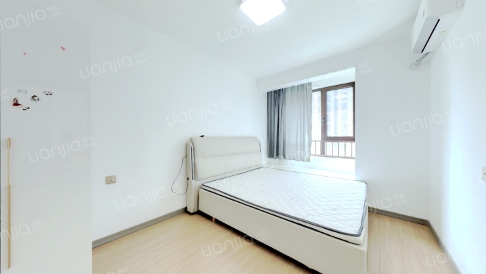 出售樾府国际南北通透精装两居看房出行方便-卧室A