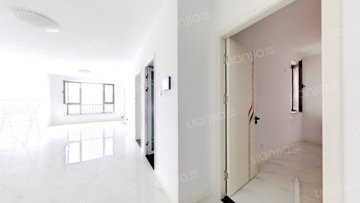 鸿坤理想湾  中高楼层三居  带装修满二-客厅