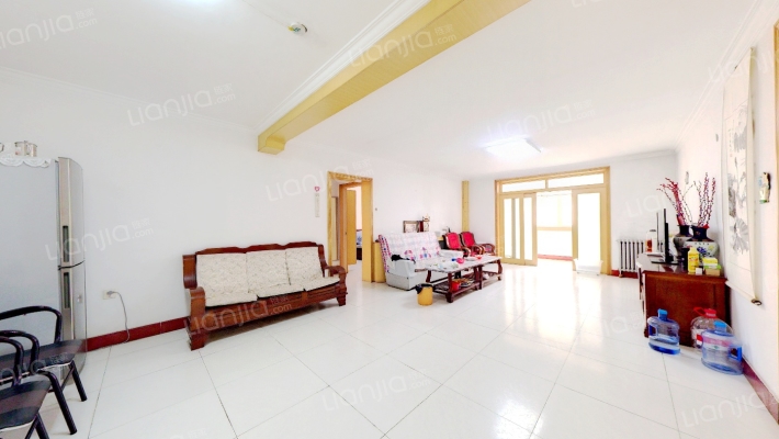 此房满五唯一，南北通透格局，配套齐全-客厅