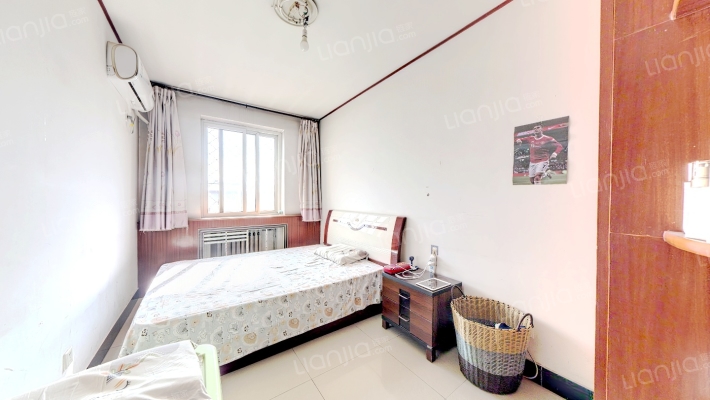 联合小区六号院 带南向露台 带地下室-卧室A