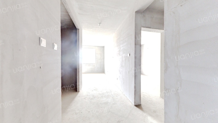 联合七号院，毛坯房，看房有钥匙，视野好采光好-客厅