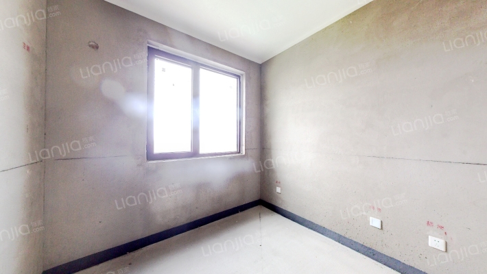 天伦湾三居室，中间楼层，采光无遮挡-卧室B