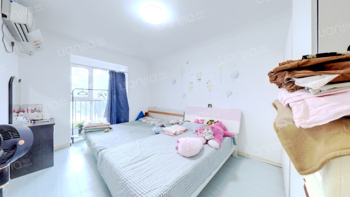 南北通透三居，业主家自住装修，全天采光-卧室C