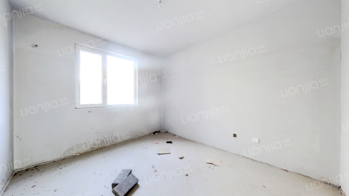 钢研院幸福家园小区，一层南北全明两居室，满五唯一-卧室A