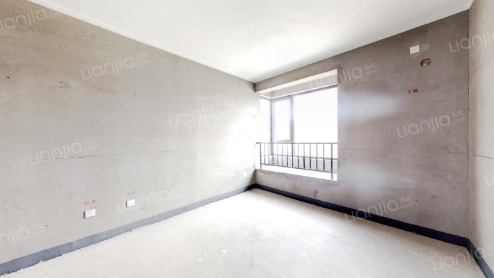 天伦湾三居室，中间楼层，采光无遮挡-卧室A