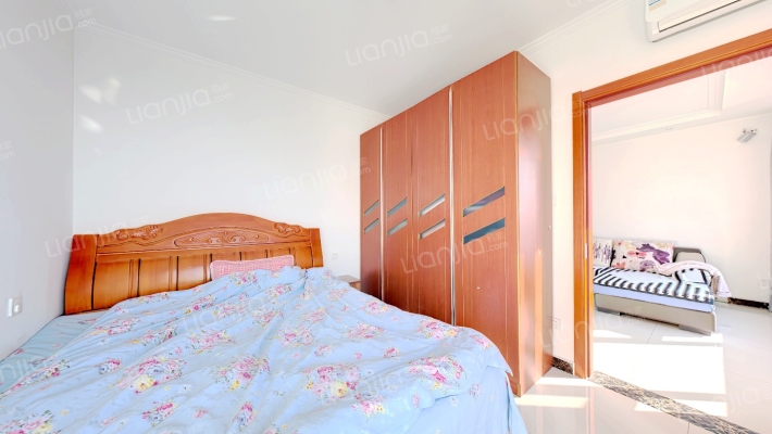 南向三居 视野好 70年住宅产权 视野开阔 楼间距大-卧室C