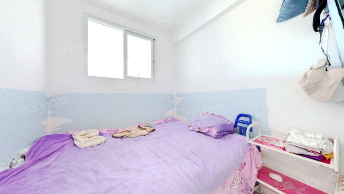 此房为70年大产权，即买即住，温馨一居，交通便利-卧室B