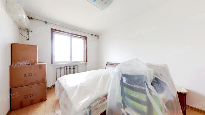 南北大两居精装， 小区安静又安全、电梯洋房-卧室A