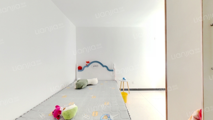 此房满二 户型方正 低楼层  配套设施齐全-卧室B