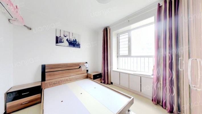 精装南北通透三室双卫，视野宽阔，中间层全天采光-卧室C