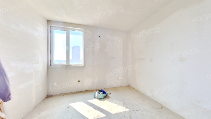 此房满五唯一 户型方正 中间楼层 西南户型采光充足-卧室B