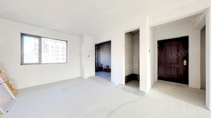 本房是经典的四叶草户型，南北三通透，双明卫，好楼层-餐厅