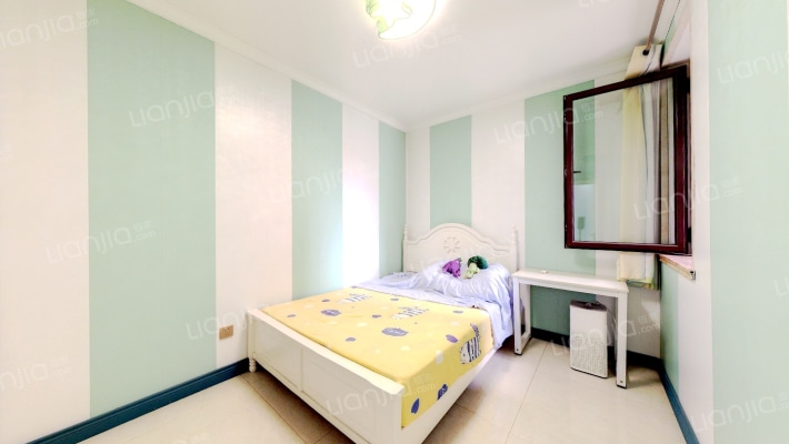 鸿坤理想湾 精装三居 满五唯一 中高楼层 拎包入住-卧室A