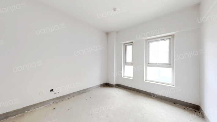 钻石广场  税少  集中供暖  诚意出售-卧室C