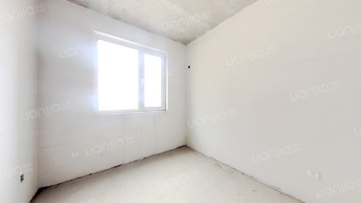 南北通透三居室，采光无遮挡，户型方正。-卧室C