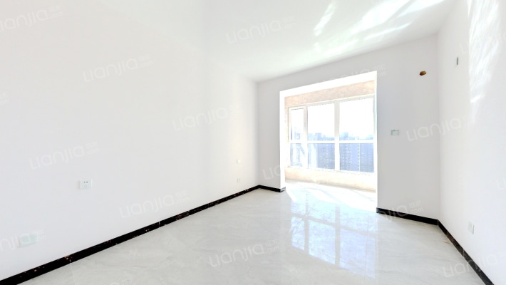 配套齐，交通便利，是您改善。良好用房-卧室A