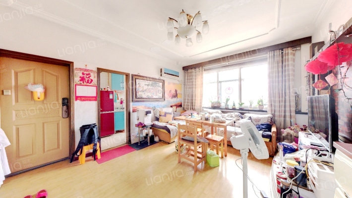 二康医院旁中间层 房本满五，税率低。采光充足无遮挡-客厅