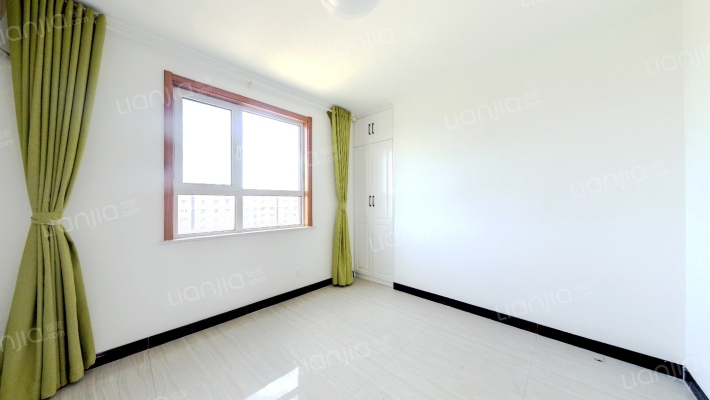 南北通透，三居，精装，房主自住-卧室B