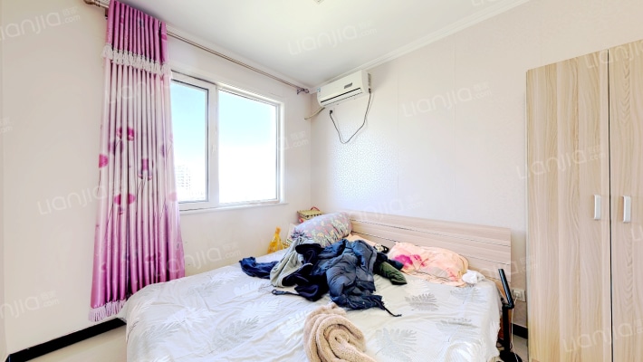 838旁，可上西丁，大三居精装修-卧室A