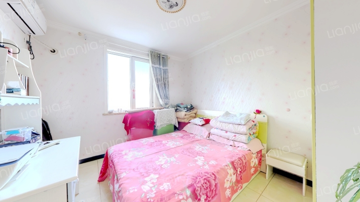 精装南北通透两居室，通风好，拎包入住，诚心出售-卧室B