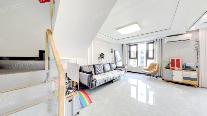 高铁旁 新干线 复式四室两厅两卫-客厅