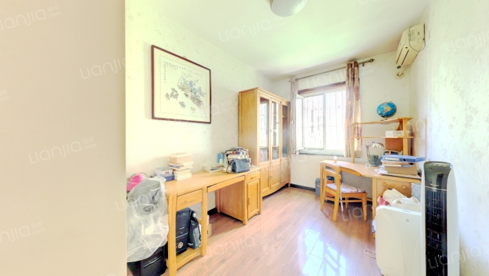 联排别墅，上下两层，全天采光，房本满五-卧室D